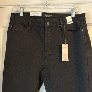 New! Judy Blue Mid-rise skinny fit Denim in black on black leopard